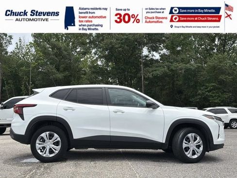 Used 2025 Chevrolet Trax LS FWD image 6