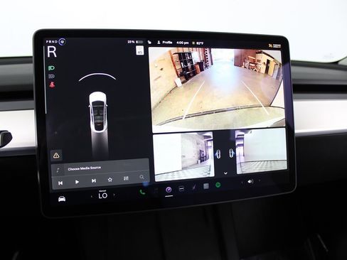 Used 2021 Tesla Model Y Long Range image 16