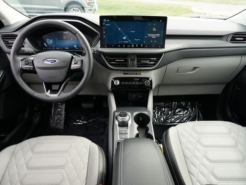 Used 2023 Ford Escape Platinum w/ Premium Technology Package image 29