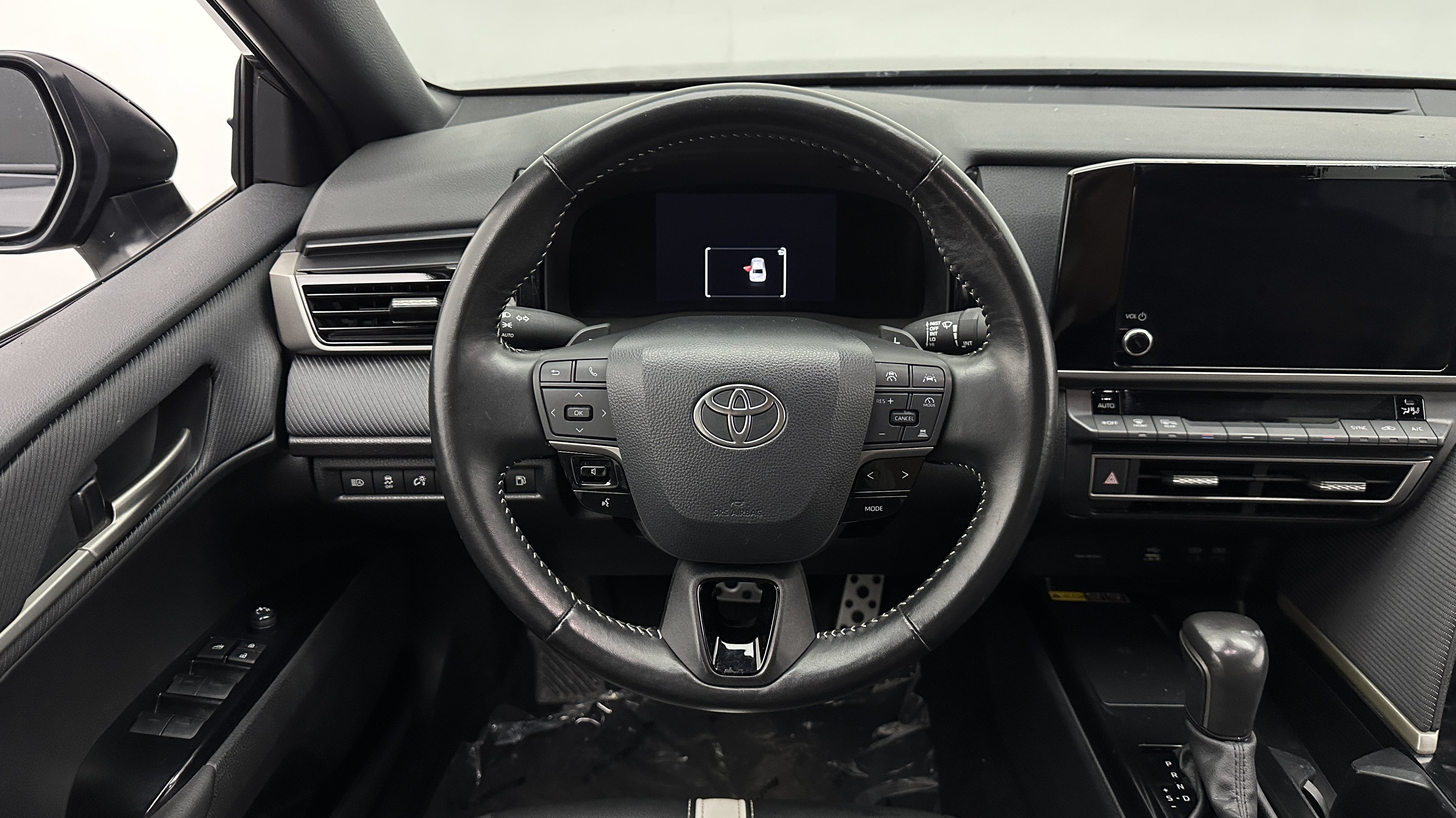 Used 2025 Toyota Camry SE FWD image 27