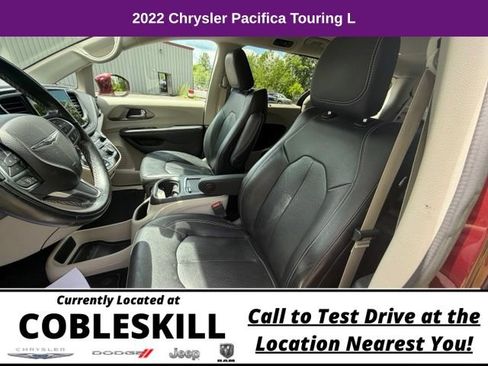 Used 2022 Chrysler Pacifica Touring-L AWD/4WD image 15