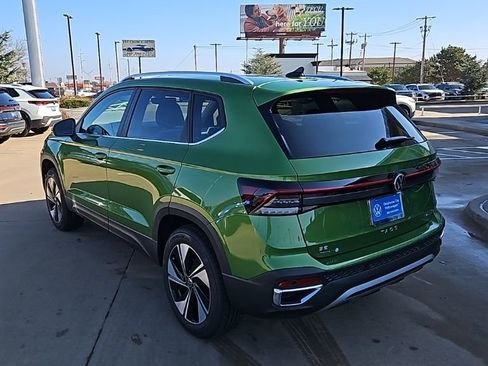 New 2026 Volkswagen Taos SE AWD/4WD image 7