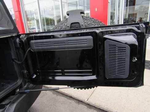 Used 2023 Ford Bronco Outer Banks w/ Sasquatch Package AWD/4WD image 12