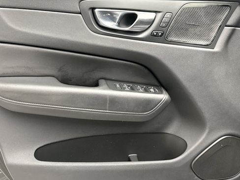 Used 2022 Volvo XC60 B6 Inscription AWD/4WD image 9