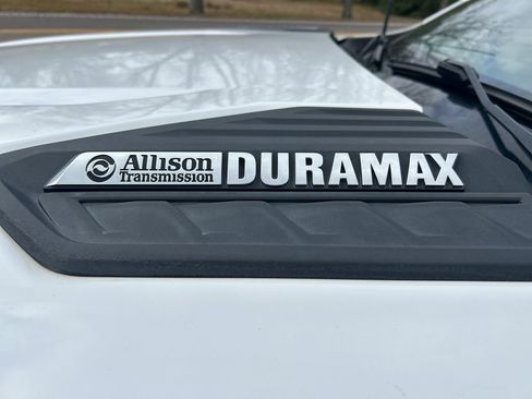 Used 2022 Chevrolet Silverado 2500 LTZ w/ LTZ Convenience Package image 7