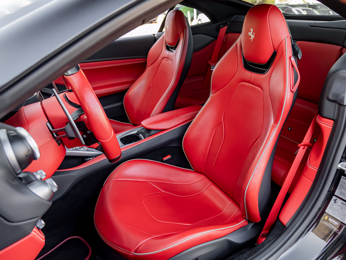Used 2019 Ferrari Portofino RWD image 16