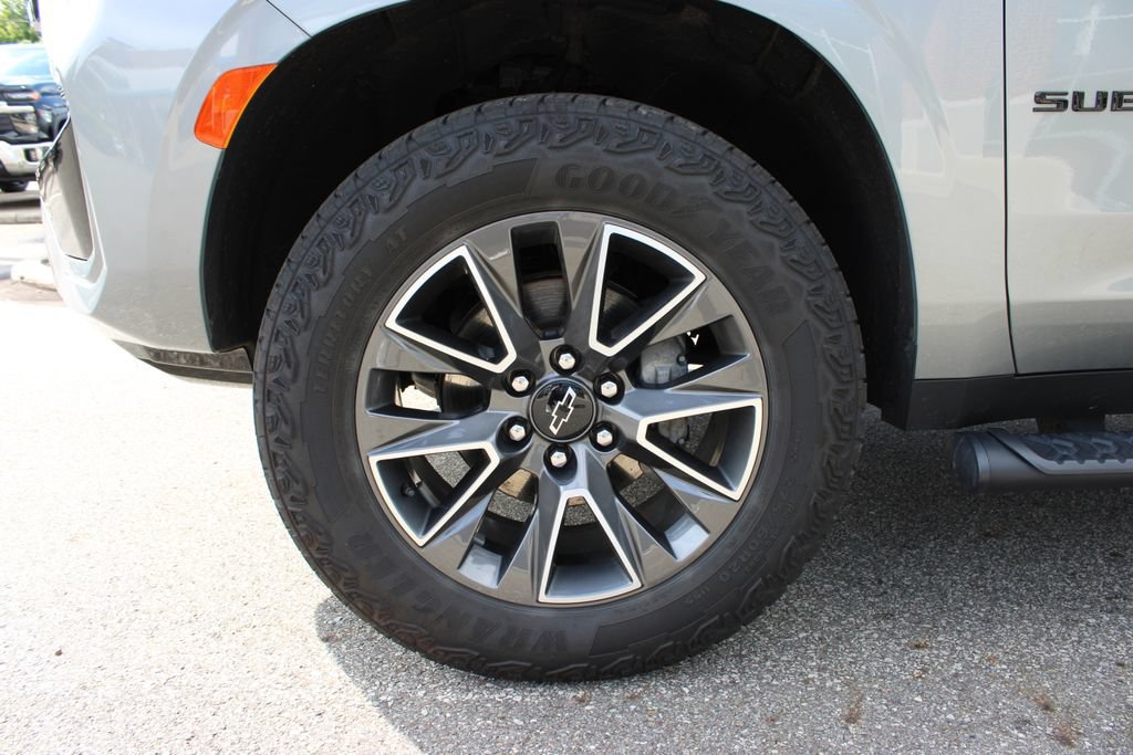 Used 2024 Chevrolet Suburban Z71 w/ Luxury Package AWD/4WD image 30