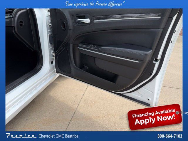 Used 2022 Chrysler 300 Touring w/ Sport Appearance Package AWD/4WD image 20