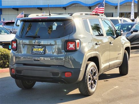 Used 2023 Jeep Renegade Latitude w/ Sun/Sound Group image 5