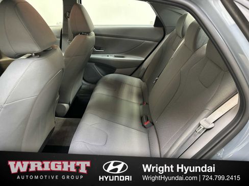Certified 2023 Hyundai Elantra SE w/ Cargo Package image 13