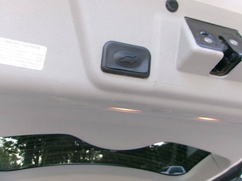 Used 2008 Buick Enclave CXL w/ Entertainment Package #2 FWD image 20
