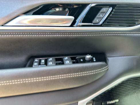 New 2026 Jeep Grand Wagoneer Limited AWD/4WD image 12