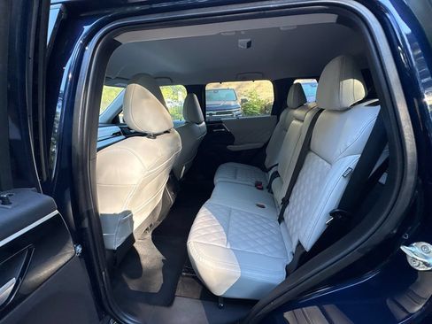 Used 2024 Mitsubishi Outlander SEL AWD/4WD image 25