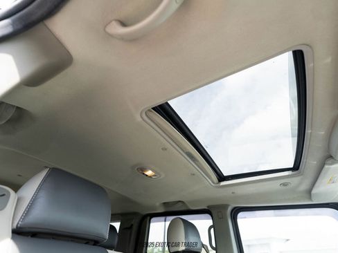 Used 2004 HUMMER H2 w/ Preferred Equipment Group image 53