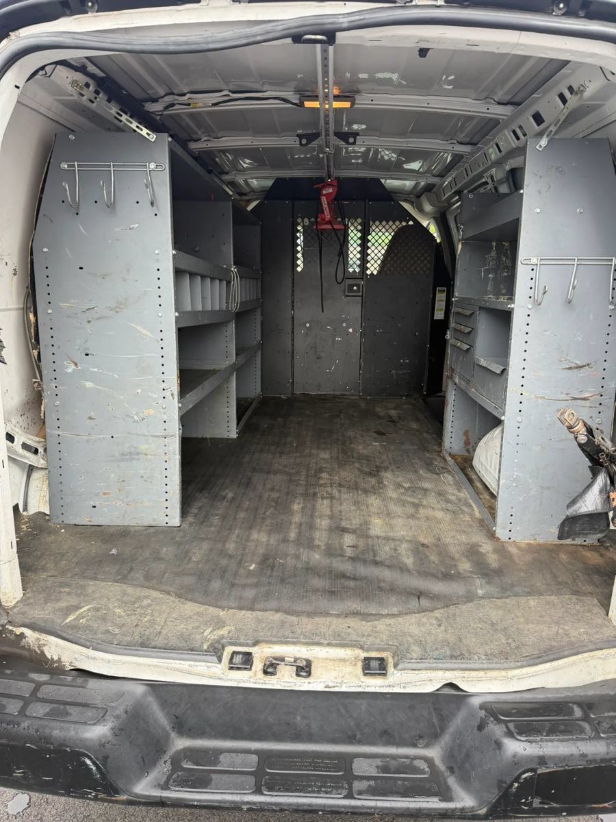Used 2014 Chevrolet Express 2500 RWD image 7