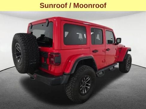 Used 2024 Jeep Wrangler Unlimited Rubicon AWD/4WD image 5