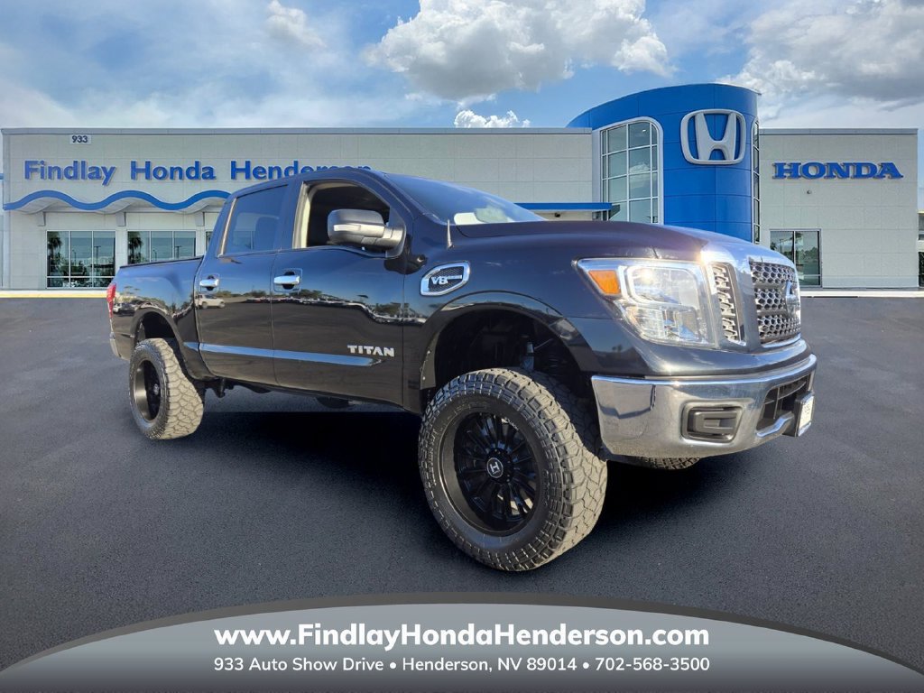 Used 2017 Nissan Titan SV RWD image 1