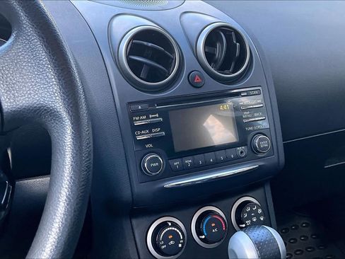 Used 2012 Nissan Rogue SV AWD/4WD image 6