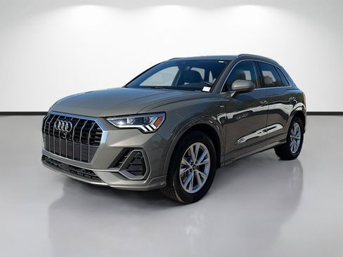 Used 2023 Audi Q3 2.0T Premium Plus w/ Premium Plus Package image 7