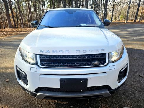 Used 2017 Land Rover Range Rover Evoque SE image 11