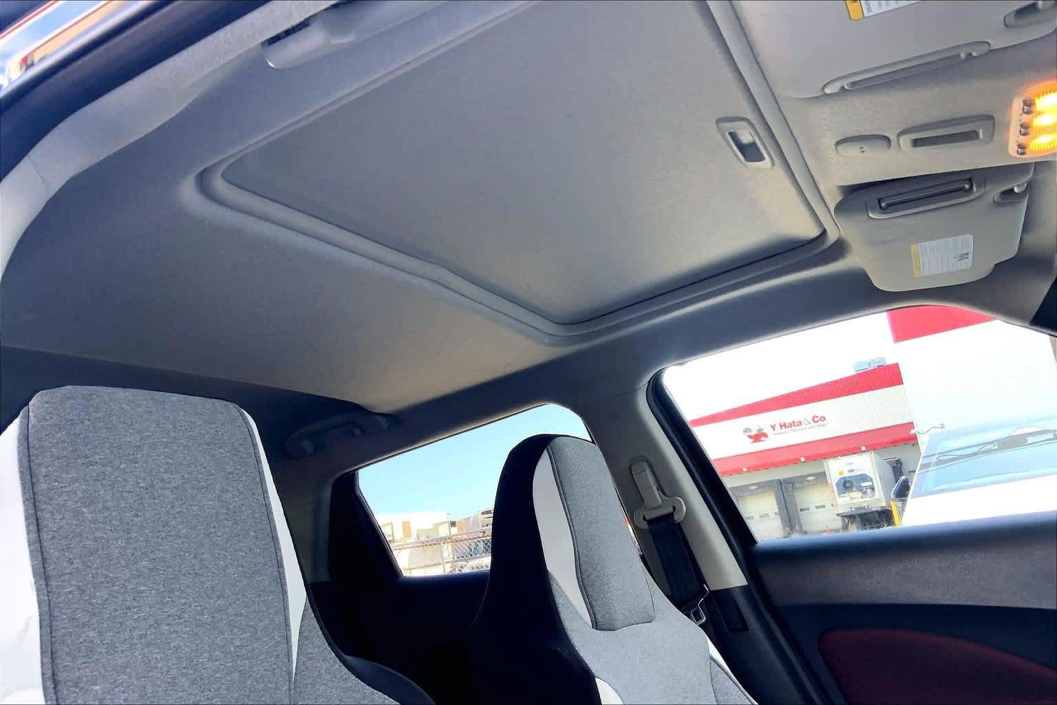 Used 2016 Nissan Juke SV FWD image 30