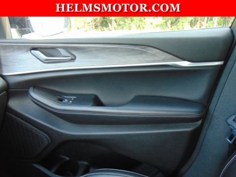 Certified 2024 Jeep Grand Cherokee L Limited w/ Black Appearance Package AWD/4WD image 31