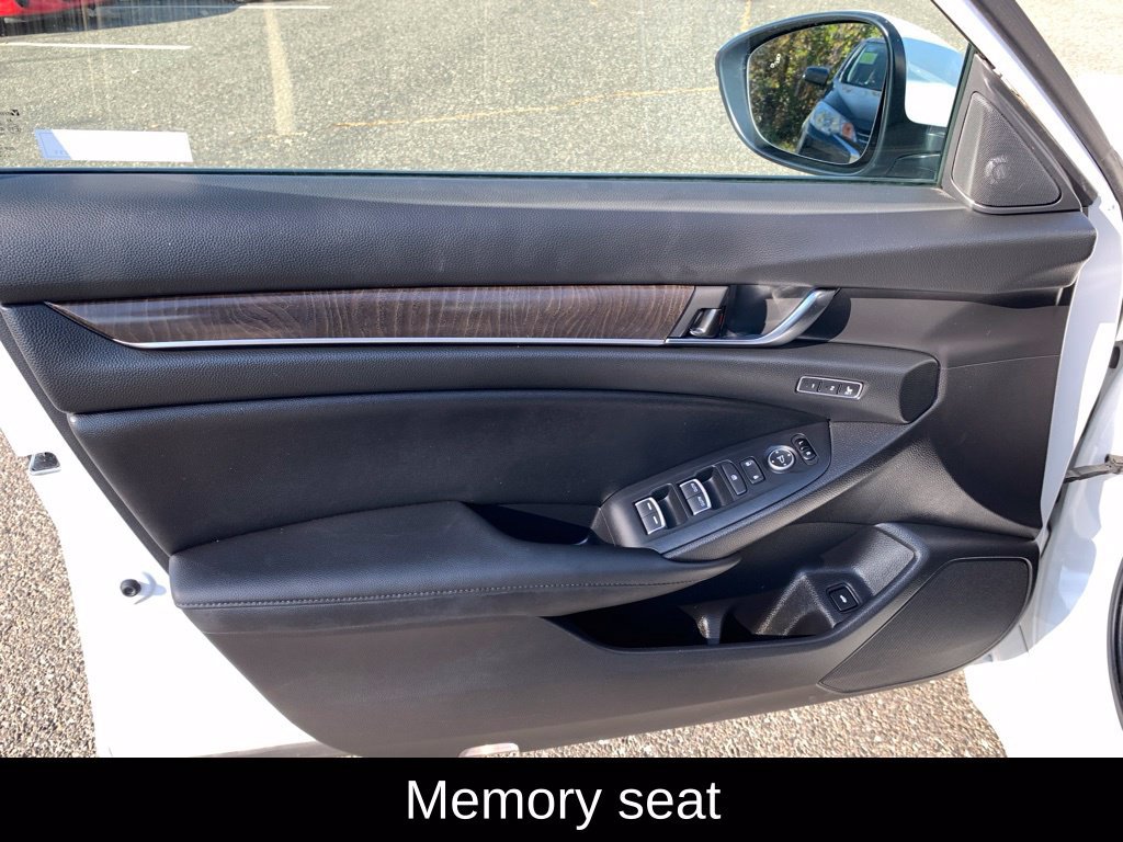 Used 2020 Honda Accord Touring image 12