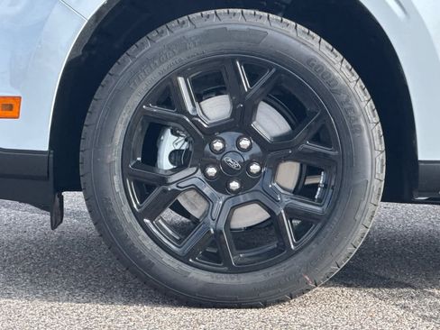 New 2026 Ford Maverick Lariat w/ Black Appearance Package image 33