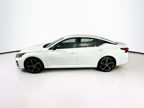 Used 2025 Nissan Altima 2.5 SR FWD image 4