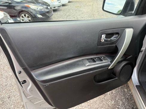 Used 2013 Nissan Rogue SL AWD/4WD image 6