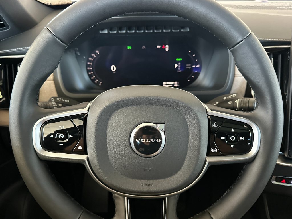 New 2026 Volvo XC90 T8 Plus AWD/4WD image 24