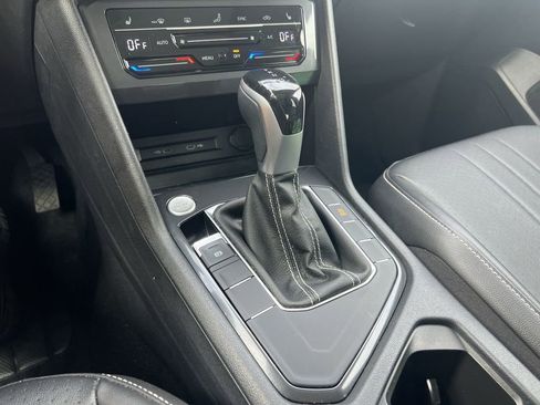 Certified 2022 Volkswagen Tiguan SE image 20