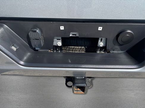 Used 2023 Chevrolet Silverado 1500 Custom image 14