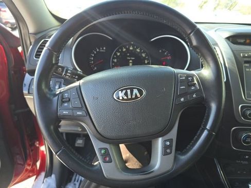Used 2015 Kia Sorento SX image 17
