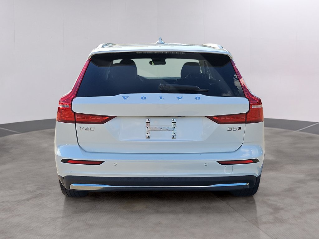 Used 2023 Volvo V60 B5 Cross Country Plus AWD/4WD image 5