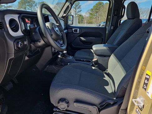 New 2026 Jeep Gladiator Sport image 13