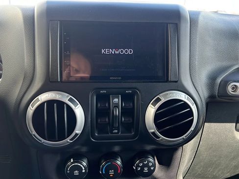 Used 2016 Jeep Wrangler Unlimited Sahara AWD/4WD image 22