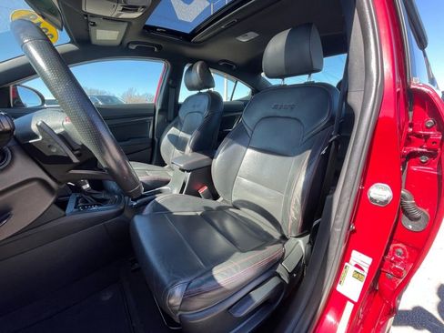 Used 2018 Hyundai Elantra Sport image 14