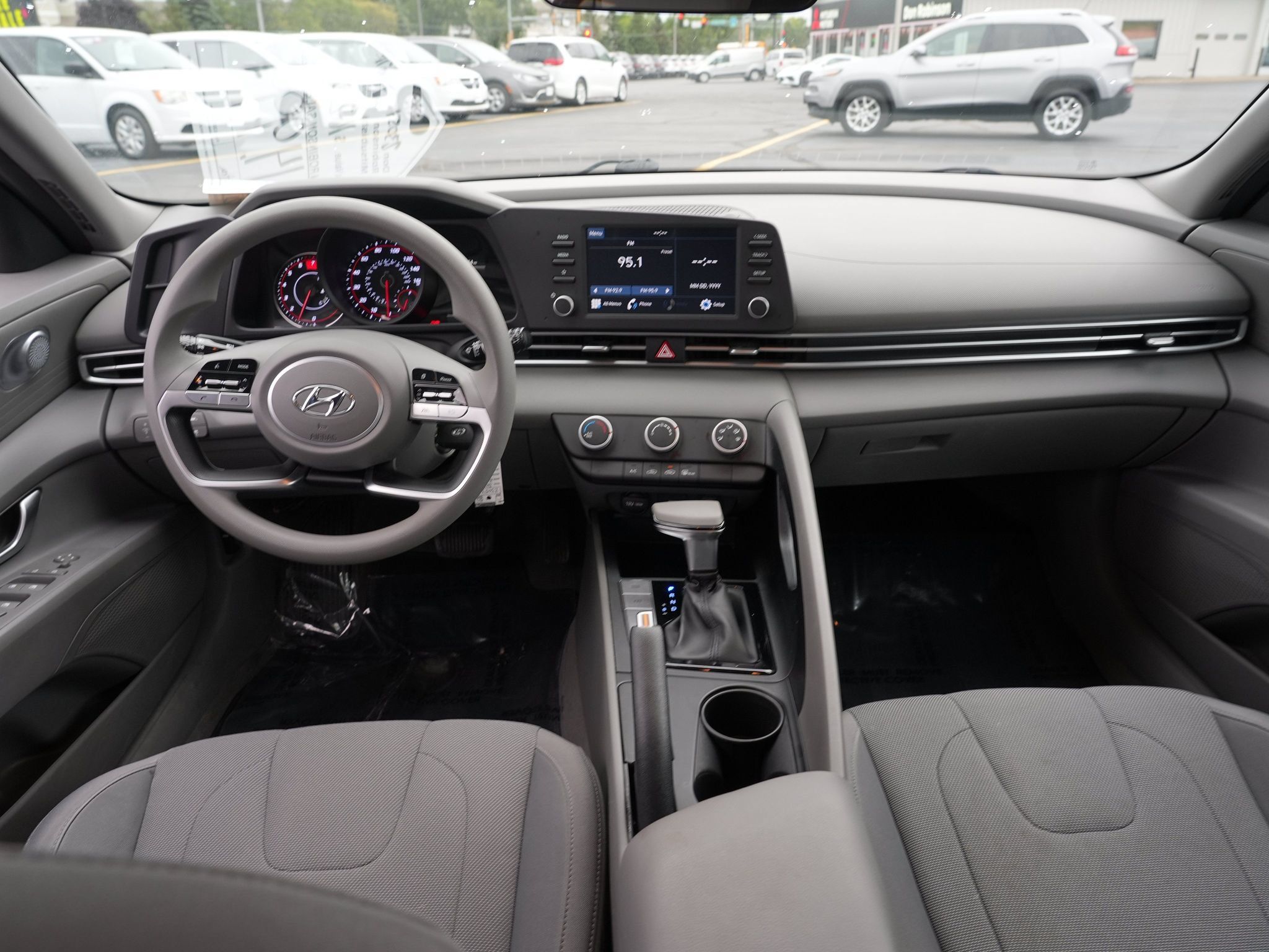 Used 2021 Hyundai Elantra SE FWD image 27