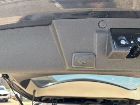 Used 2017 Chevrolet Traverse LT FWD image 32