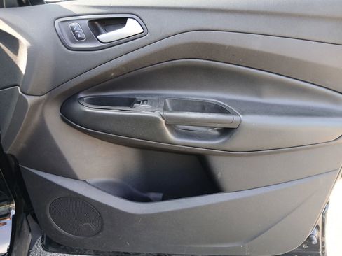 Used 2017 Ford Escape SE w/ Equipment Group 201A FWD image 26
