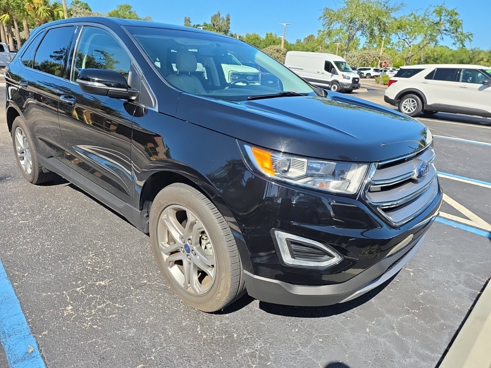 Used 2016 Ford Edge Titanium FWD image 1