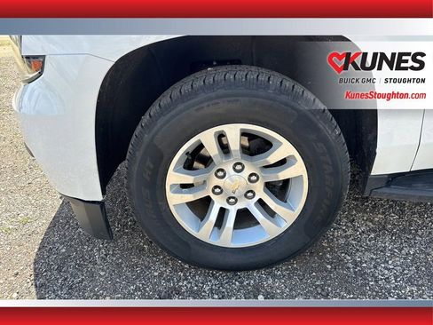 Used 2019 Chevrolet Suburban LT AWD/4WD image 15