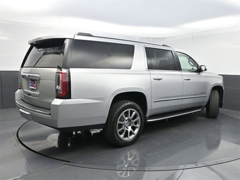 Used 2020 GMC Yukon XL Denali image 26