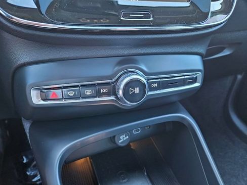 Used 2025 Volvo XC40 B5 Plus w/ Protection Package Premier AWD/4WD image 26