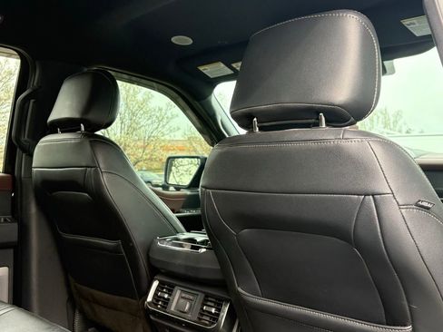 Used 2021 Ford F150 Lariat w/ Equipment Group 502A High image 19