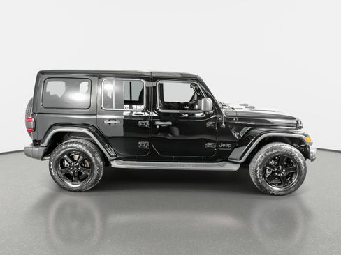 Used 2021 Jeep Wrangler Unlimited Sahara AWD/4WD image 5