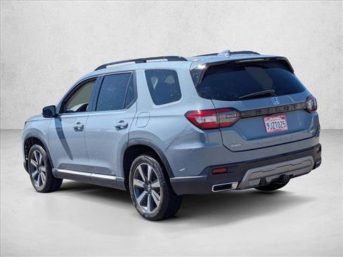 Used 2024 Honda Pilot Touring image 8