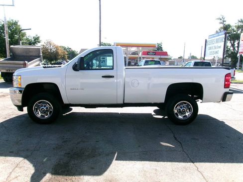 Used 2013 Chevrolet Silverado 2500 W/T w/ Snow Plow Prep Package AWD/4WD image 6