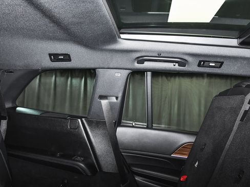 Used 2025 Mercedes-Benz GLS 450 GLS 450 image 69